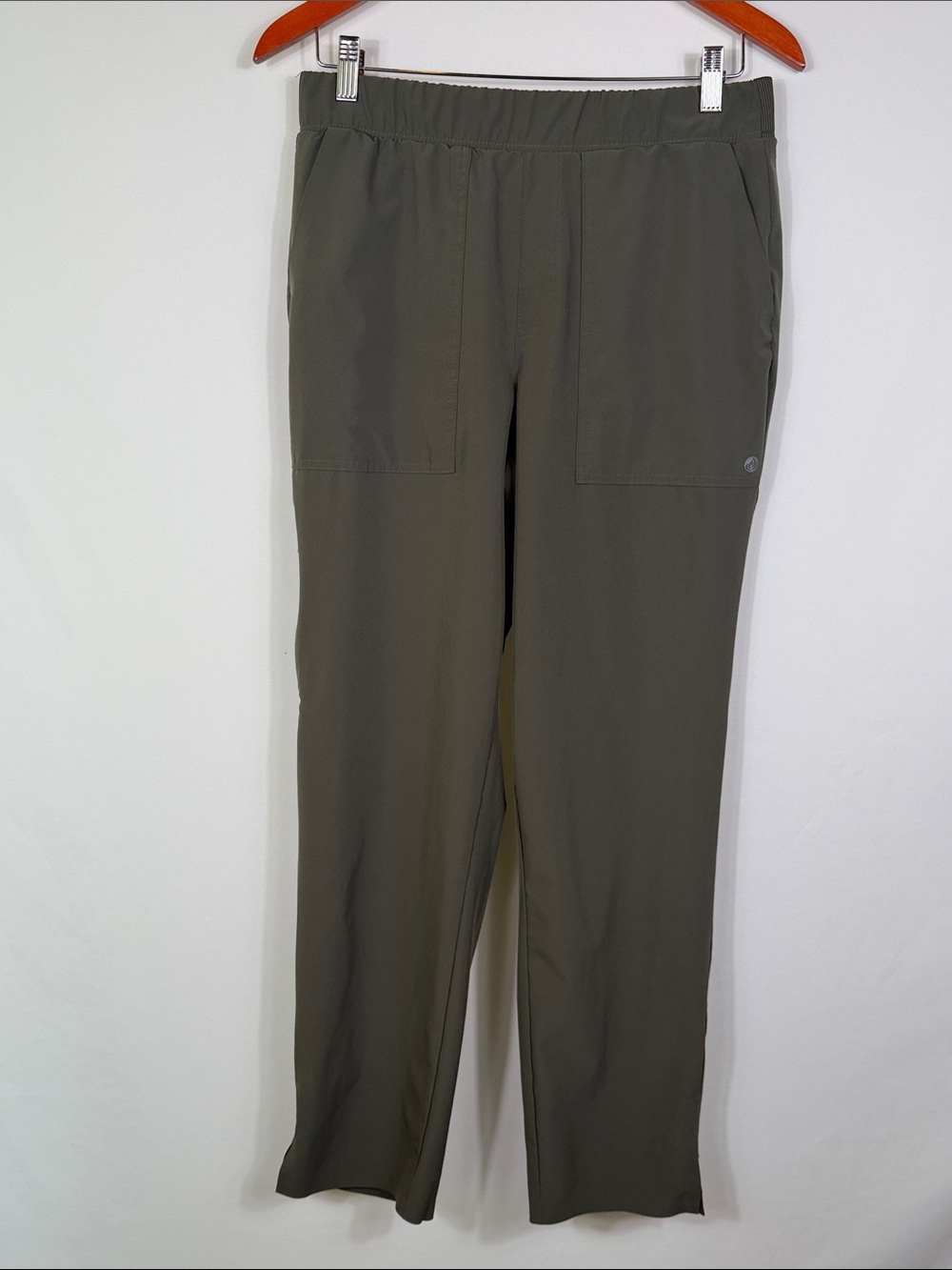 Apana Olive Jogger Pants with Front Patch Pockets. Womens Size L. Lightweight
